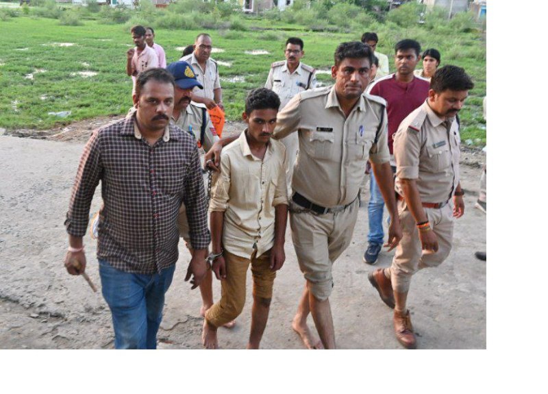 पहले किया कुकृत्य, फिर मुंह में कपड़ा ठूंसकर रॉड से Murder