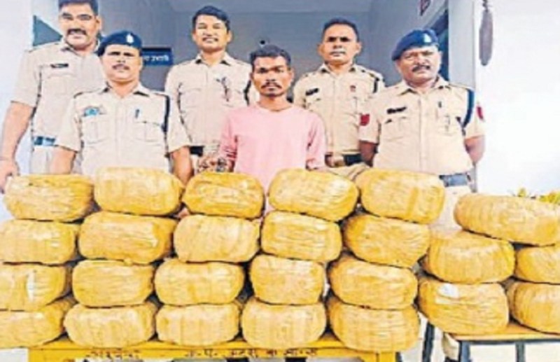 लग्जरी कार से हो रहा था ये अवैध काम, जब पुलिस वालों देखा तो... पूछताछ में हुआ बड़ा खुलासा