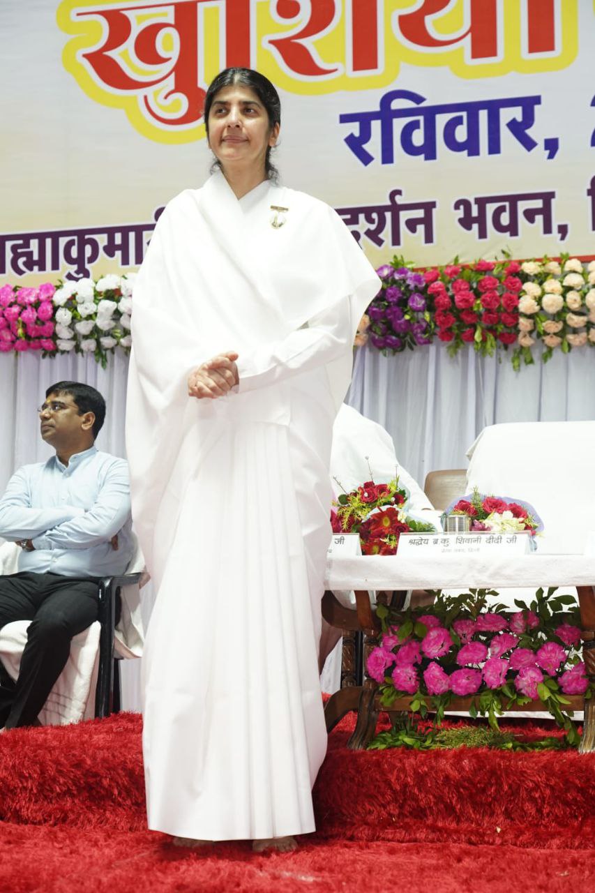 प्रतिकूल परिस्थिति में भी दुआएं देते रहो यही है खुशी का पासवर्ड-शिवानी दीदी
