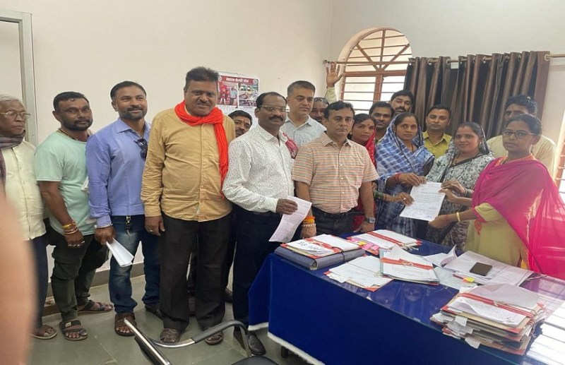 Sarpanchs appealed to CM Baghel for minor minerals