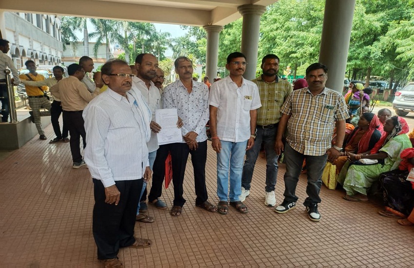 Demand from CM Baghel to cancel the proposed bar approval in Gangrel