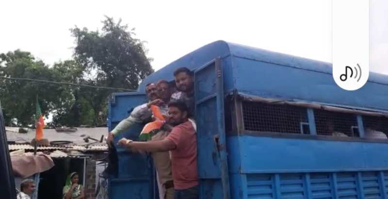 नर्मदापुरम में कांग्रेसी कर रहे सीएम यात्रा का विरोध