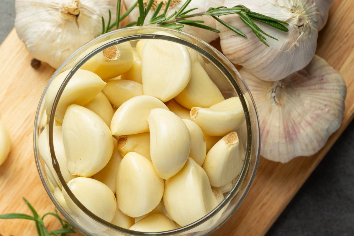 benefits_of_garlic_for_many_dieses.jpg