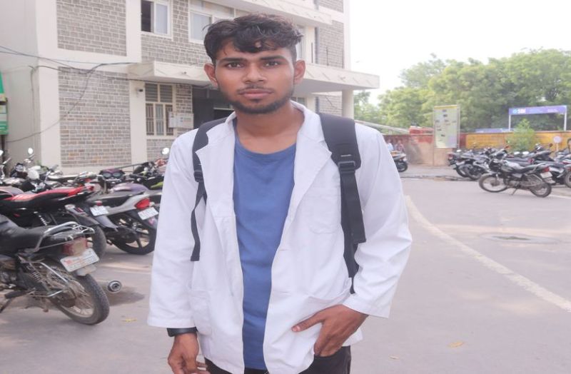 नर्सिंगकर्मी के हाथ से बाइक सवार लुटेरे छीनकर ले गए मोबाइल