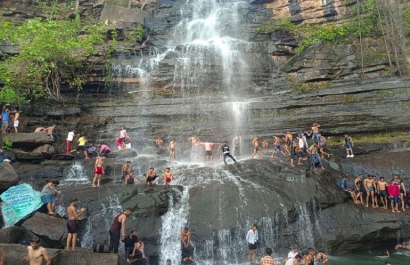 ये है छत्तीसगढ़ का चिंगरा पगार वाटरफॉल, झमाझम बारिश के बाद बढ़ी खुबसूरती, देखें