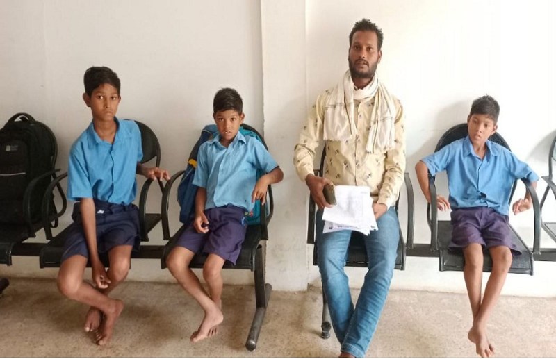 Left the village in the name of building a house, father wandering door to door