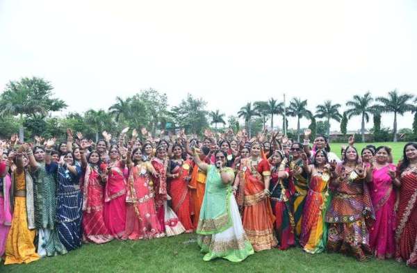 Patrika Sawan Mahotsav : रैम्प पर बिखरा सतरंगी लहरिए का जादू, यादगार बना सावन, देखें तस्वीरें