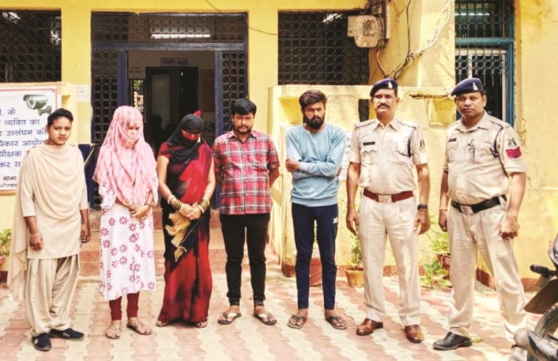 शादी के कुछ दिनों बाद ही ससुरालवालों ने दिखाया रंग, दहेज के लिए करते थे शोषण, बहु ने फंदे पर लटककर की खुदखुशी