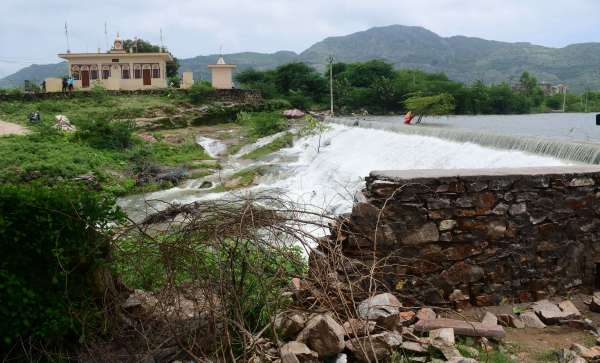 The wall of Foysagar lake was broken. Water filled in the surrounding