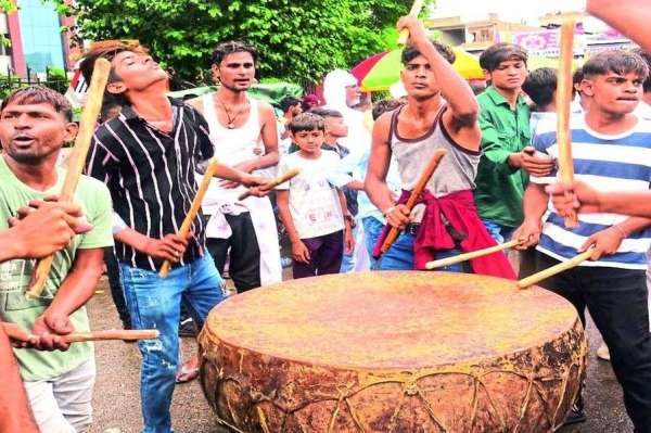 taajie supurde-e-khaak