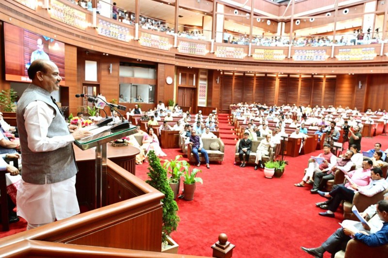 योजनाबद्ध व्यवधानों से घट रही है सदन की गरिमा: बिरला