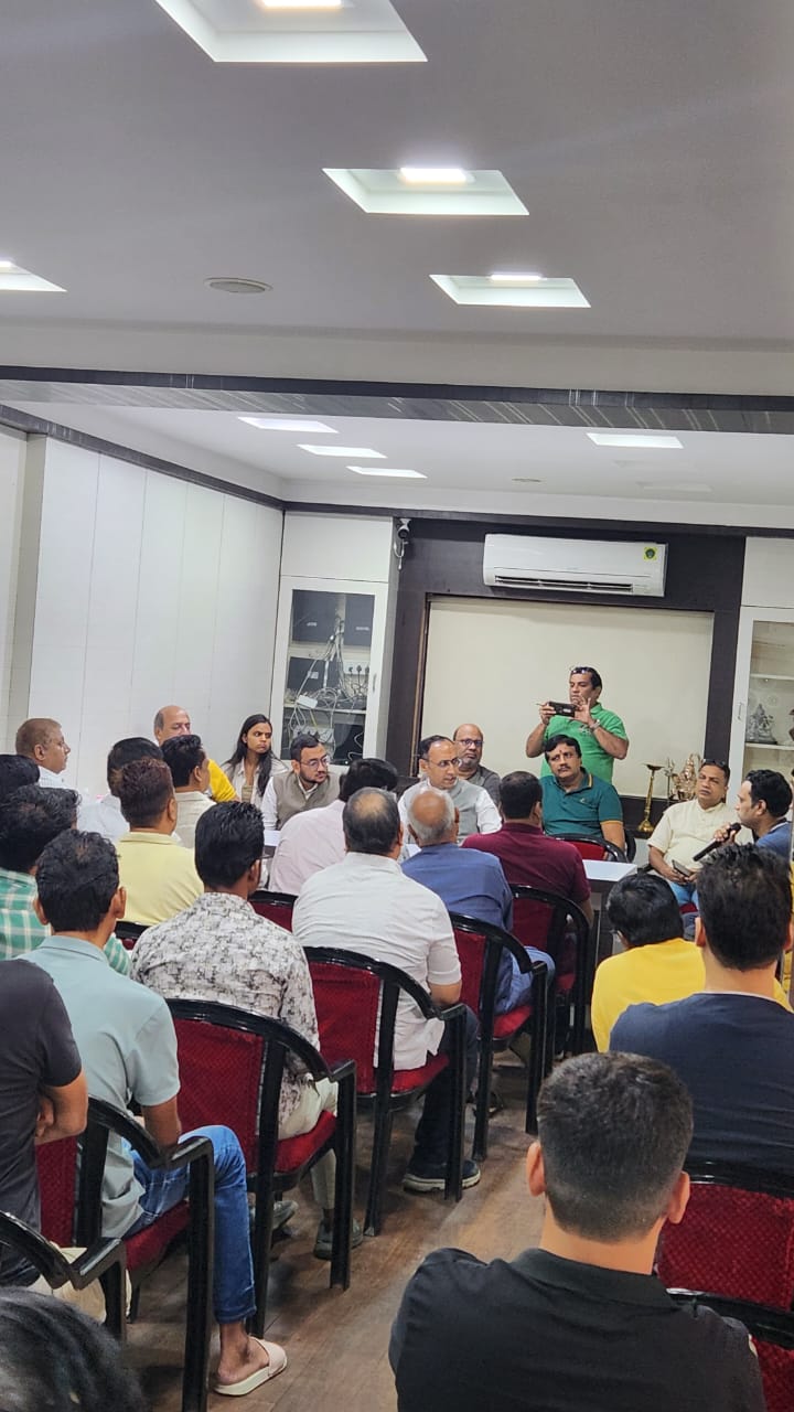 SURAT KAPDA MANDI: 4 महीने, 240 आवेदन पत्र, 3 करोड़ 38 लाख की रिकवरी!