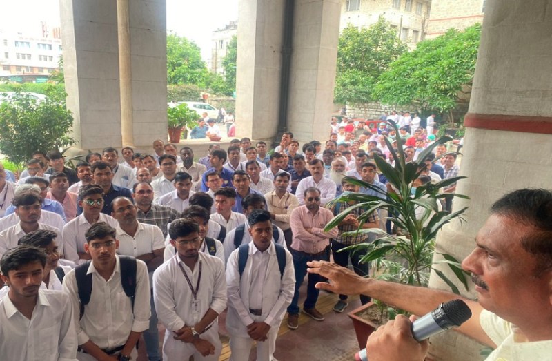 राजस्थान से बड़ी खबर: नर्सिंग कर्मियों ने किया कार्य बहिष्कार, मरीज परेशान, विरोध जारी