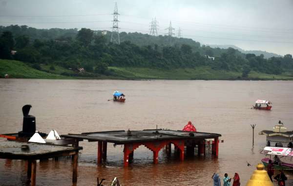 नर्मदा का जल स्तर बढ़ा   