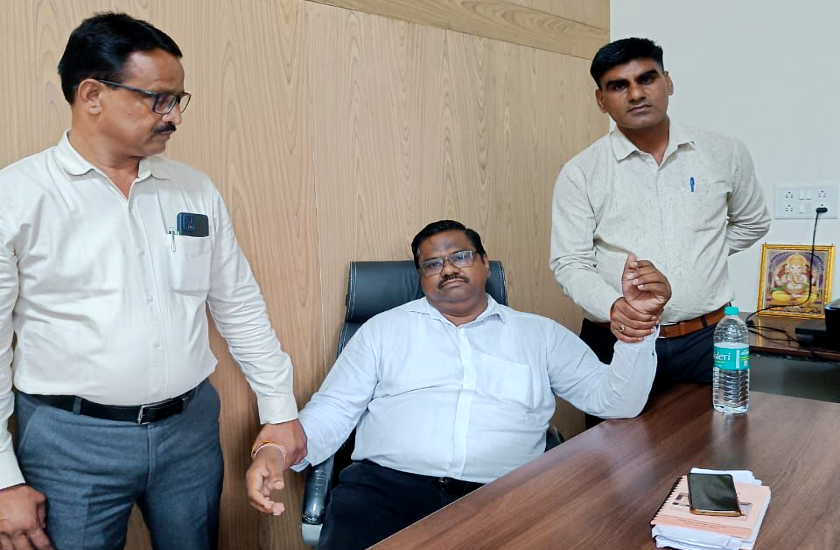 bribe case in bhopal railways