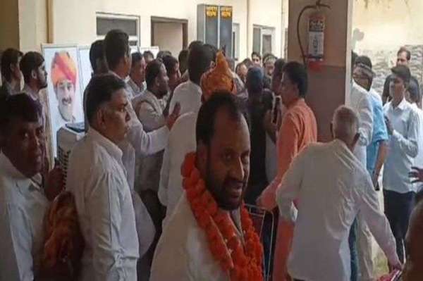 Youth Congress president  se marpit 