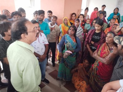 Hospital से गर्भवती को भगाया तो Toilet में हो गया प्रसव