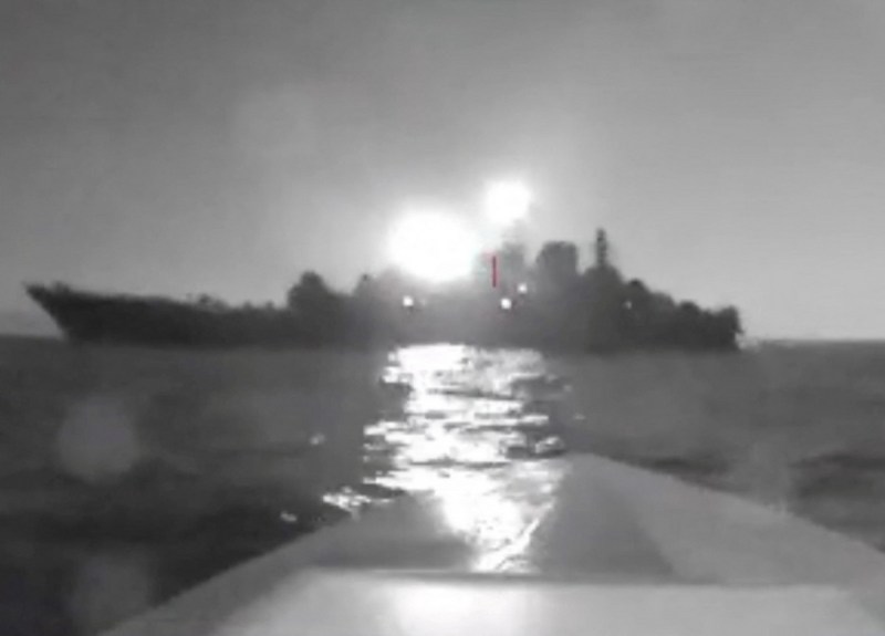 attack_on_russian_warship_by_ukrainian_sea_drones.jpg