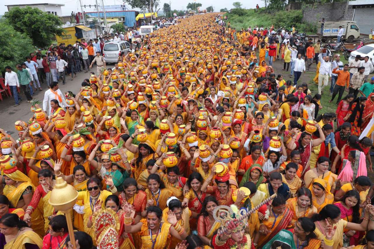 Bageshwar Dham Free Bus : बागेश्वर धाम पंडित धीरेंद्र शास्त्री की कथा सुनने के लिए फ्री बस सुविधा