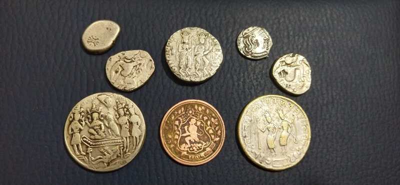 मुद्राओं पर छपी राम लक्षमण और हनुमान जी की तस्वीर