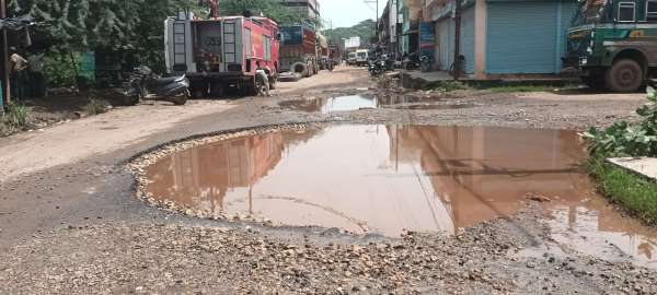 dangerous road in transport nagar 