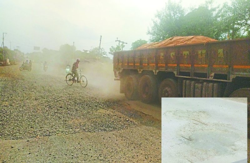 लापरवाही: राजनीतिक दलों और जनप्रतिनिधियों समेत अधिकारी भी मौन