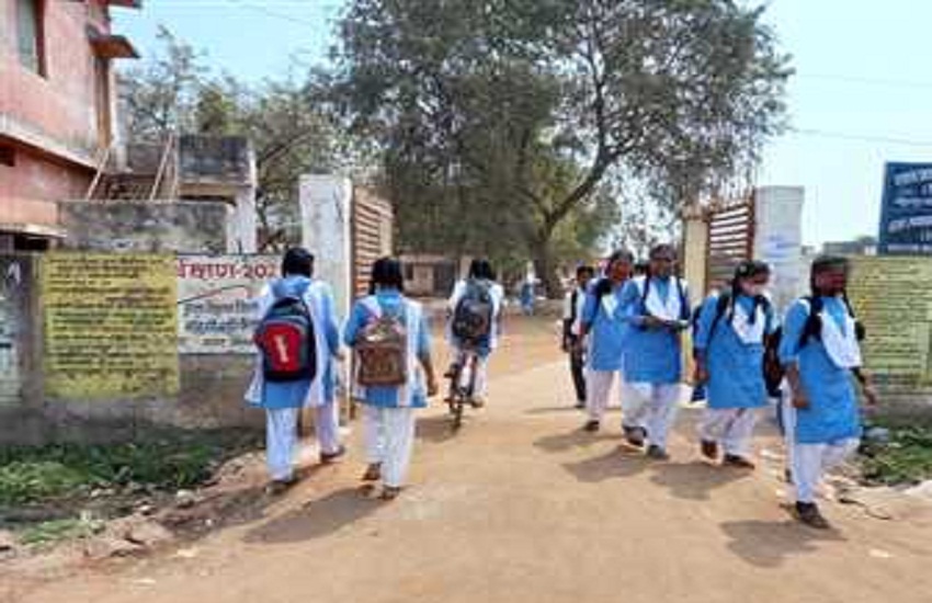 No principal in 110 higher secondary schools of Dhamtari district