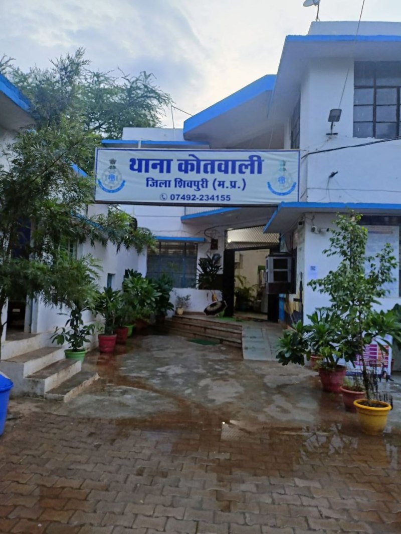 पुराने रिलीव हो गए, नए ने ज्वाइनिंग नहीं दी