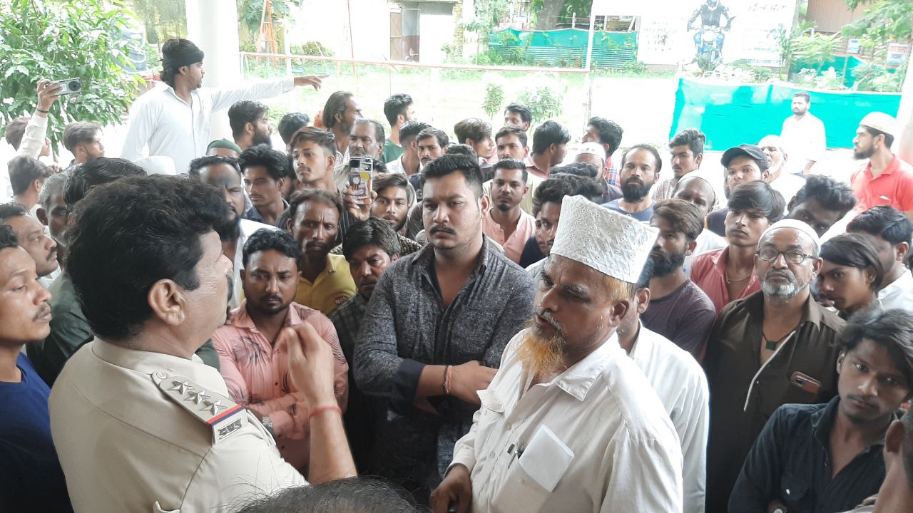 कुएं में मिली लाश को परिजनों ने बताया बेटी, शाम को लापता युवती ने वीडियो भेजकर कहा वह जिंदा है