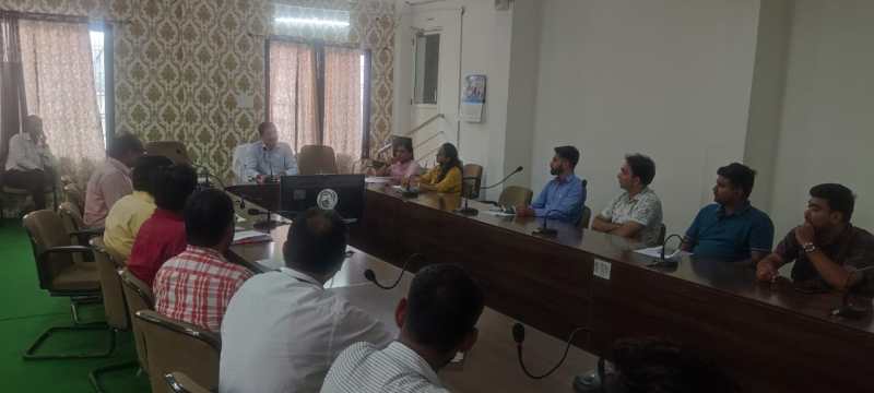 ई स्कूटी योजना में मोटर वाले वाहन विद्यार्थियों की पहली पसंद