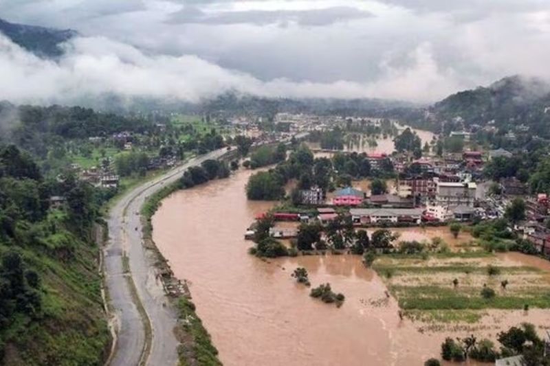 IMd issues orange alert for 8 districts of Himanchal Pradesh