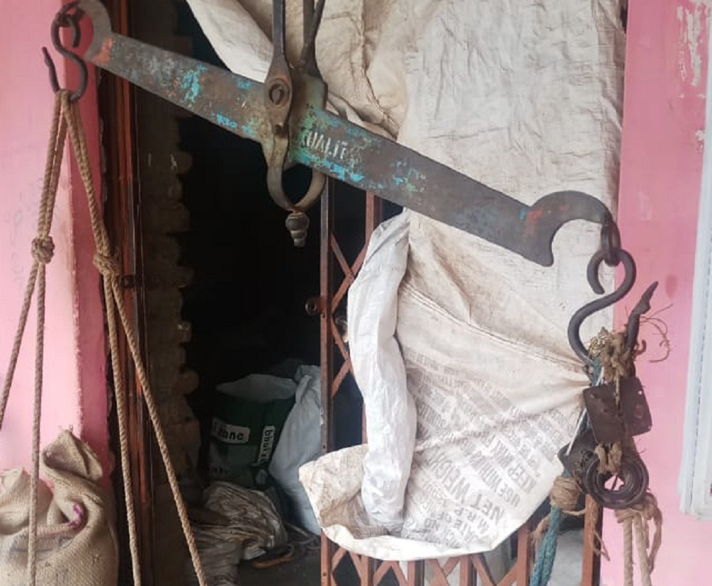 आटा चक्की में कई वर्ष से बिना सत्यापन के की जा रही तौल