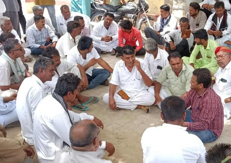 बिगड़ी विद्युत व्यवस्था से परेशानी, किया विरोध प्रदर्शन