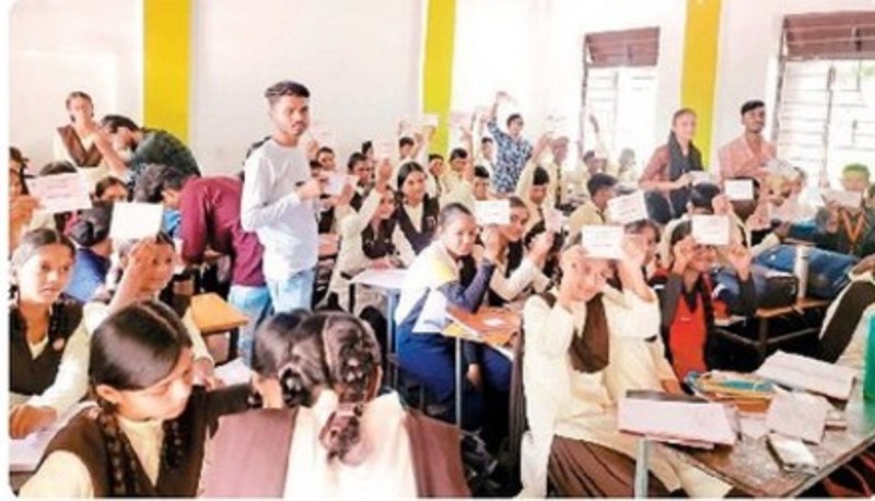 उत्कृष्ट विद्यालय, रानी अवंती बाई क्रमांक 2 व ज्ञानदीप स्कूल में चलाया सदस्यता अभियान