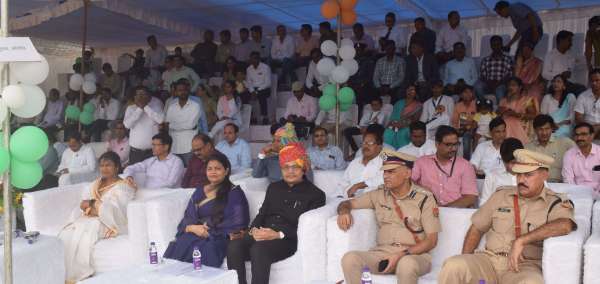  Tricolor hoisted proudly in the main function of Independence Day..... see photos