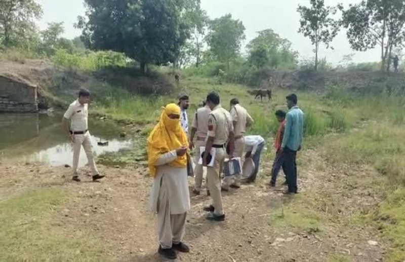 Dead body of woman and two girls found in Mand river Raigarh Crime