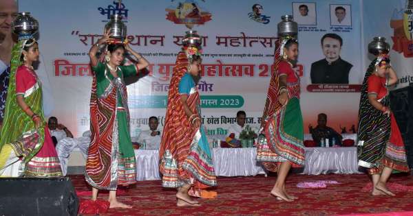 गांव ढाणी में छिपी प्रतिभाओं का मंच है युवा महोत्सव