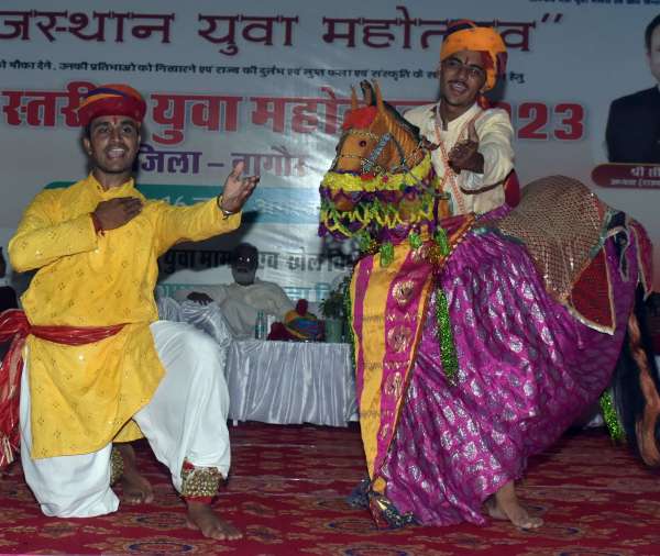 गांव ढाणी में छिपी प्रतिभाओं का मंच है युवा महोत्सव