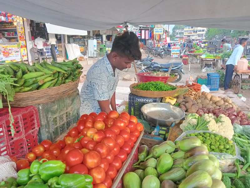 बैंगलोर के साथ औरंगाबाद से आया टमाटर तो गिरे भाव