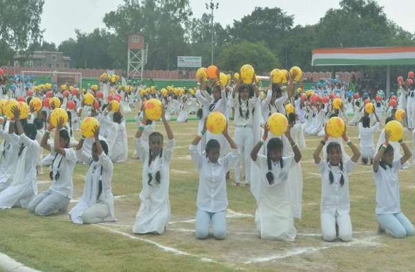 ऐ वतन-वतन मेरे आबाद रहे तू...देखिए तस्वीरें