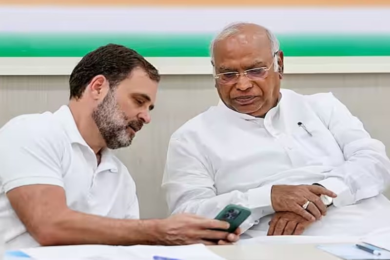 मल्लिकार्जुन खरगे और राहुल गांधी 