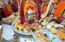 पुरषोत्तम मास पूर्ण होने पर महाकाल का श्रंगार, आरती और 56 भोग, देखें वीडियो