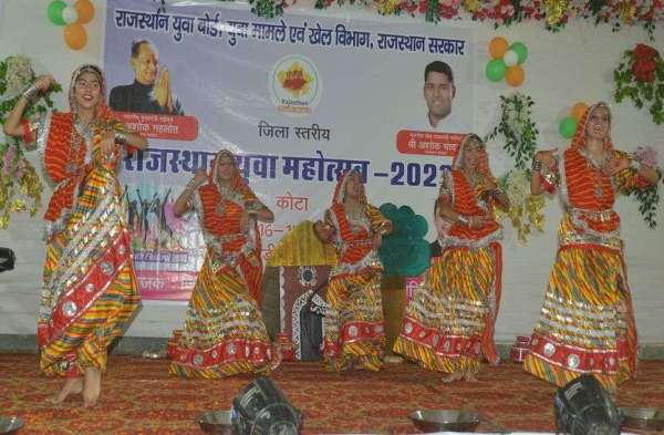 युवा महोत्सव में दिखा  संस्कृतियों का समावेश 