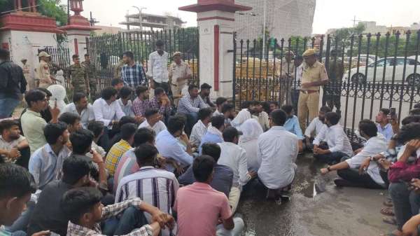 Students in Rajasthan University sit on dharna demanding elections