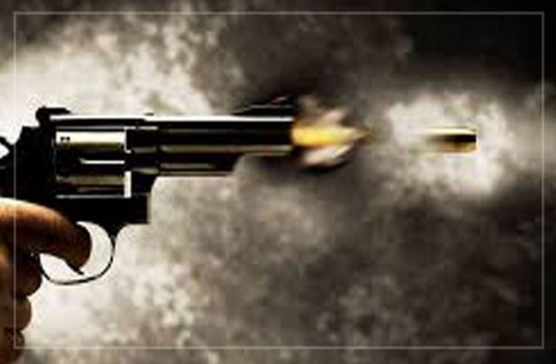 Entered to steal the bike, firing on the young man