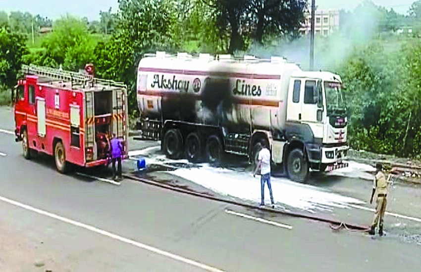 Fierce fire broke out in a tanker filled with petrol