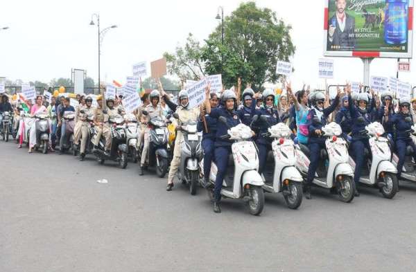 ऑपरेशन गरिमा के समापन पर निकाली महिला सुरक्षा सखी वाहन रैली