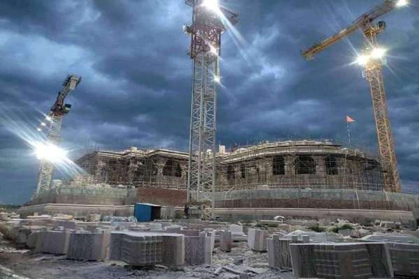 राम जन्मभूमि परिसर में चल रहे भव्य मंदिर निर्माण