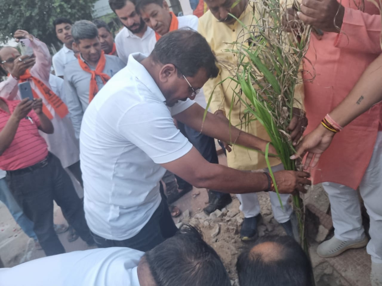 पर्यावरण जनचेतना यात्रा : भारत में प्रति व्यक्ति केवल 28 पेड़, होने चाहिए 422