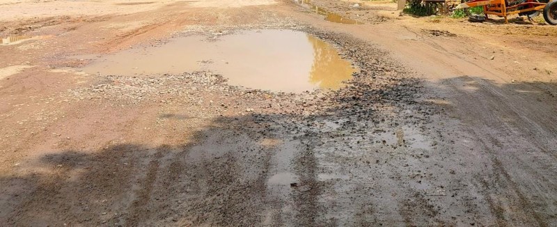 दो माह पहले हुआ भूमिपूजन पर शुरू नहीं हो सका सडक़ का निर्माण कार्य